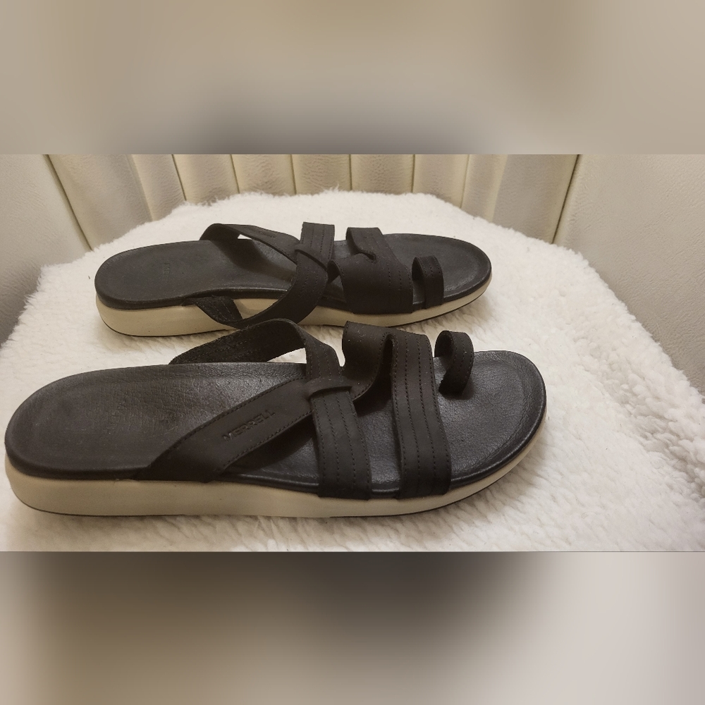 Merrell Black Sandals - Picture 2 of 8